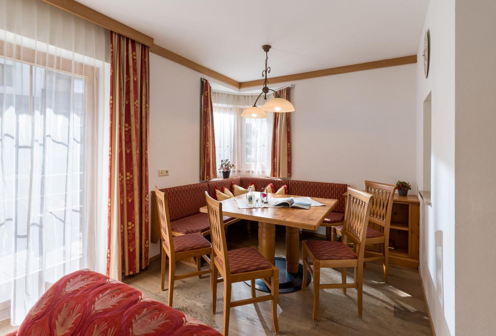S'Doerfl Chalets ไมย์อาโฮเฟิน ภายนอก รูปภาพ