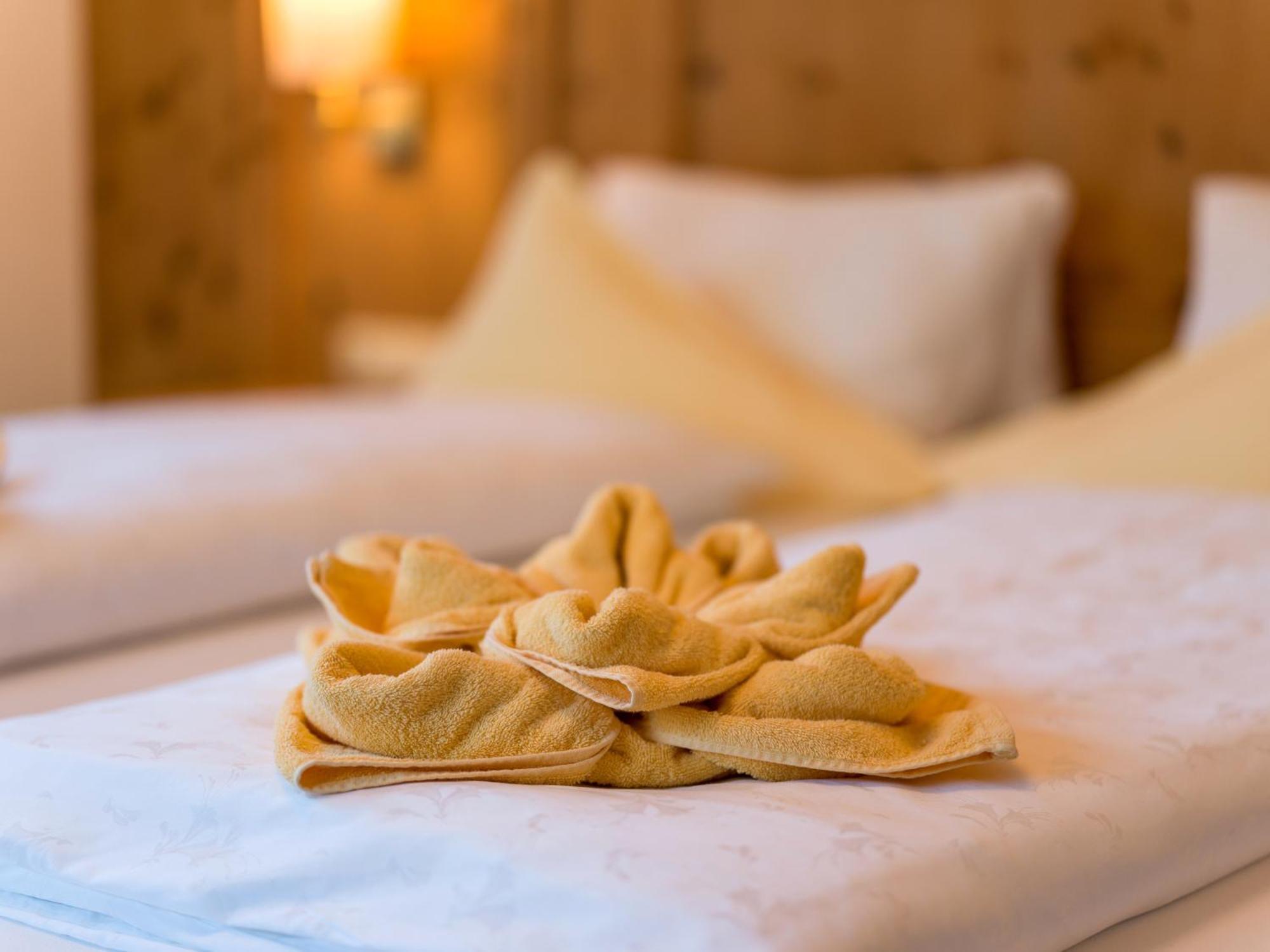 S'Doerfl Chalets ไมย์อาโฮเฟิน ภายนอก รูปภาพ