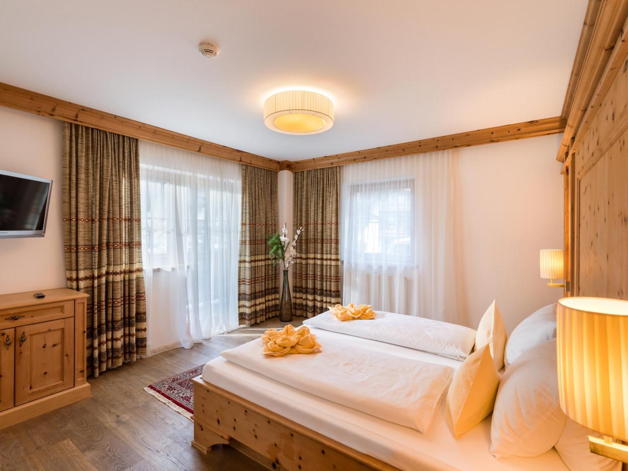 S'Doerfl Chalets ไมย์อาโฮเฟิน ภายนอก รูปภาพ