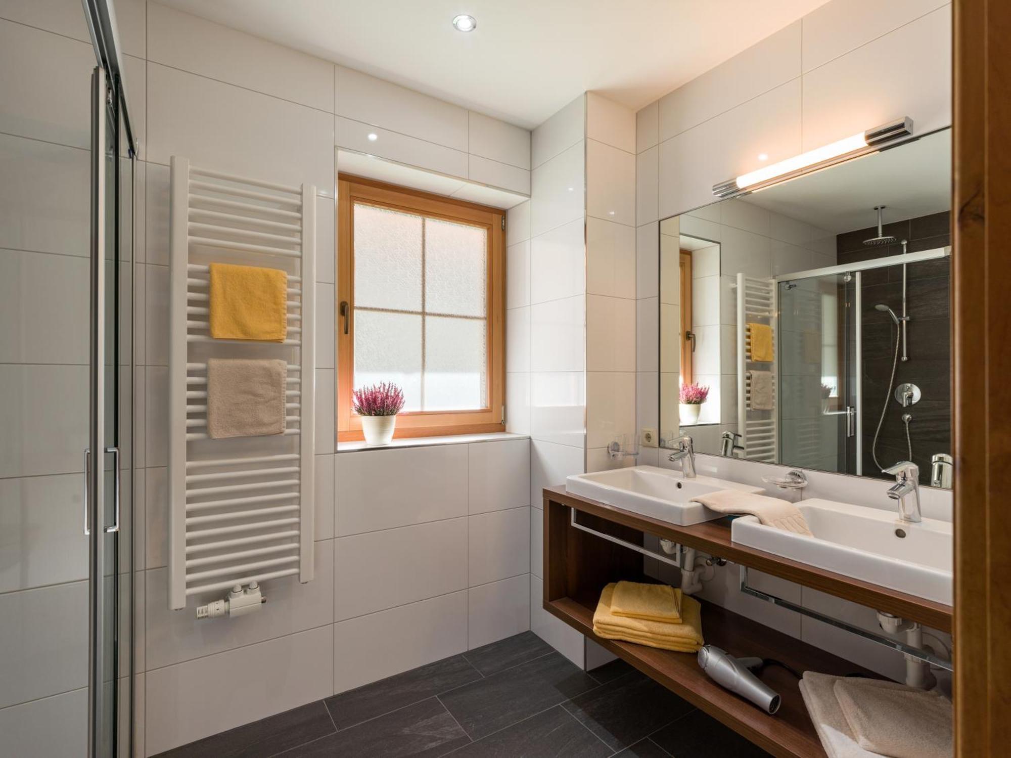 S'Doerfl Chalets ไมย์อาโฮเฟิน ภายนอก รูปภาพ