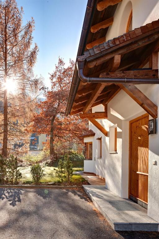 S'Doerfl Chalets ไมย์อาโฮเฟิน ภายนอก รูปภาพ
